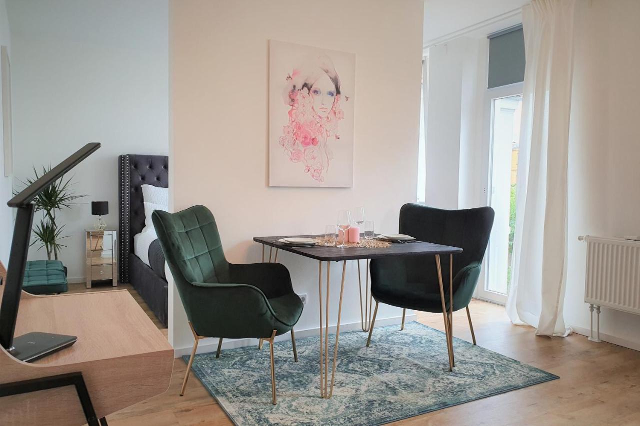 Pb Ferienwohnungen - Fewo 4 - Stilvoll Eingerichtetes Studio Im Herzen Senftenbergs Esterno foto