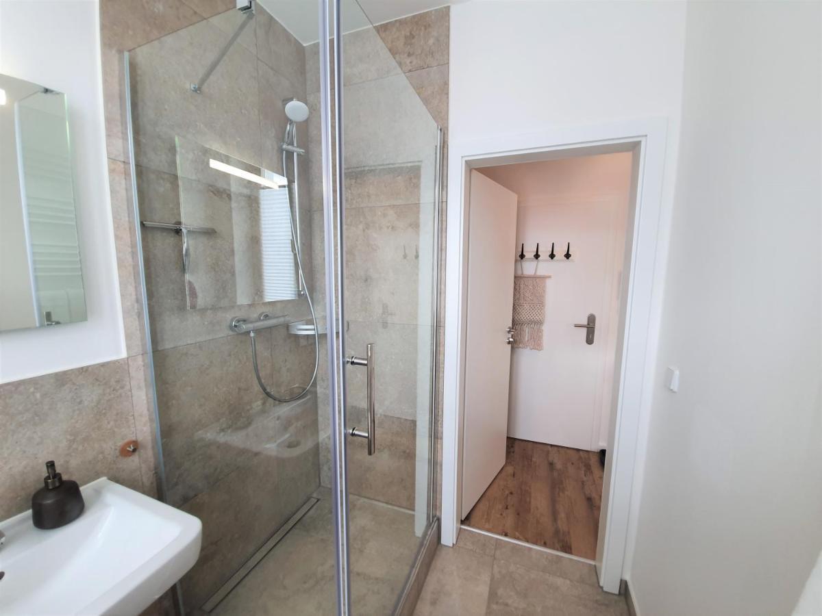 Pb Ferienwohnungen - Fewo 4 - Stilvoll Eingerichtetes Studio Im Herzen Senftenbergs Esterno foto